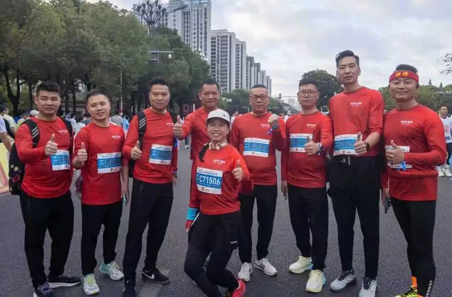 燃情晋江 跑出精彩|强辉×2025晋江马拉松热血开跑(图7)